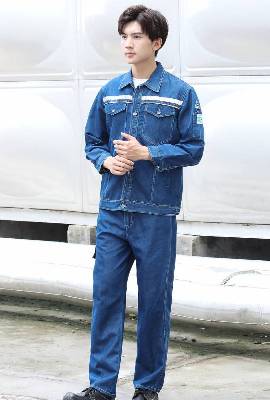 sports raincoat